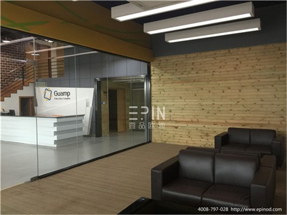 沐鸣2为冠培教育提供的接待洽谈区办公家具-皮沙发