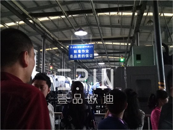 在刘总亲自带队参观正恒动力生产车间环节，近距离走进这样的亿元级企业，不管是先进的生产设备还是完善的生产及管控流程都让沐鸣2小编无比震撼。 正恒动力厂区及车间风貌