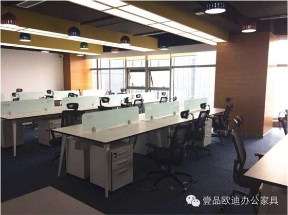 【央视新闻客户端】京东JD让老百姓放心网购，赢咖8让京东JD绿色办公