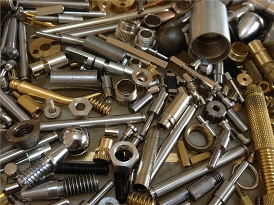 南京办公家具公司赢咖8谈五金配件之于办公家具的重要性