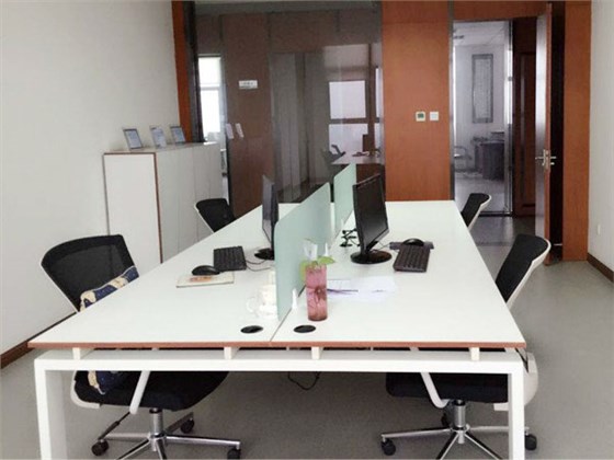 办公家具厂家沐鸣2关于办公家具与地板如何搭配好看的几点建议