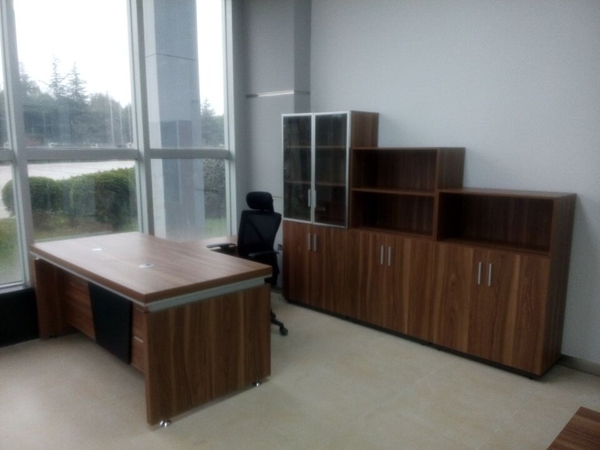 海特实业有限公司主管区办公家具-赢咖8工程案例