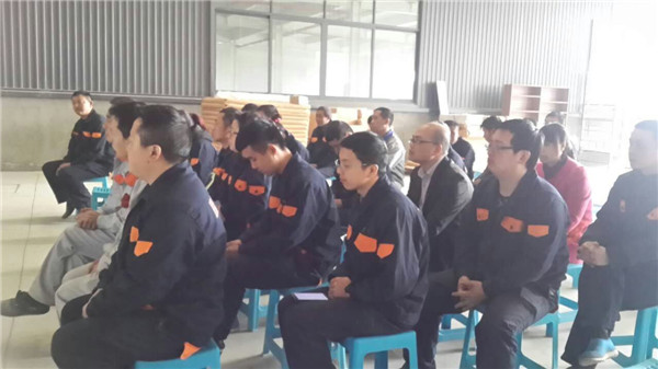 赢咖8全体成员在安全生产培训现场