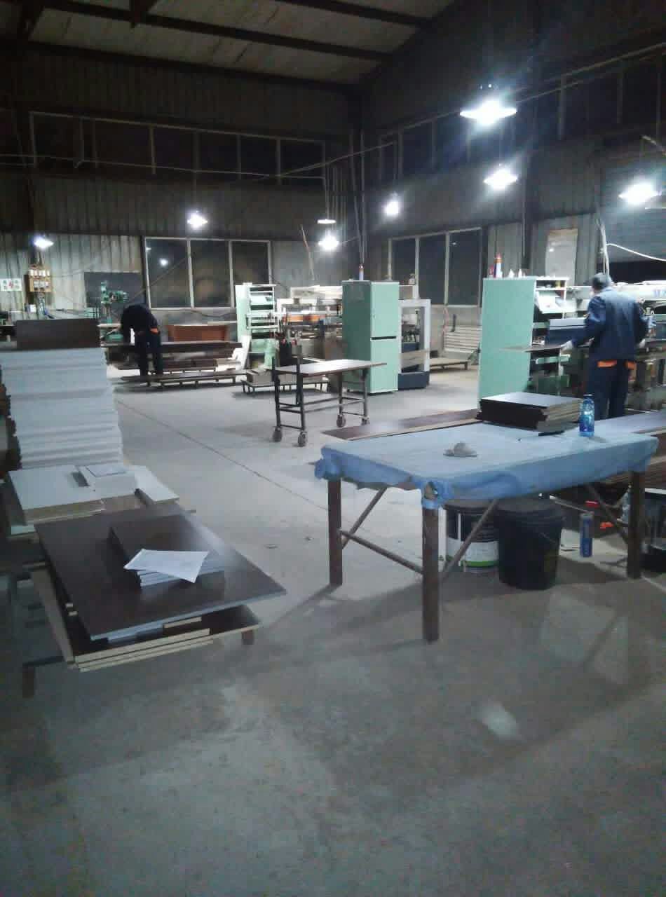 灯火通明的沐鸣2生产车间 灯火通明的沐鸣2生产车间