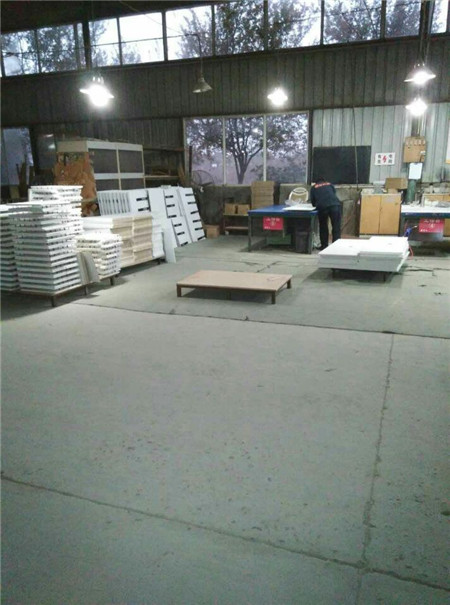 南京赢咖8家具生产车间