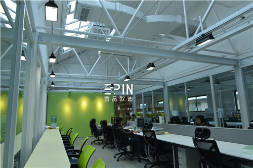 -赢咖8枫韵系列桌屏办公桌在筑焱建筑设计公司的实景效果