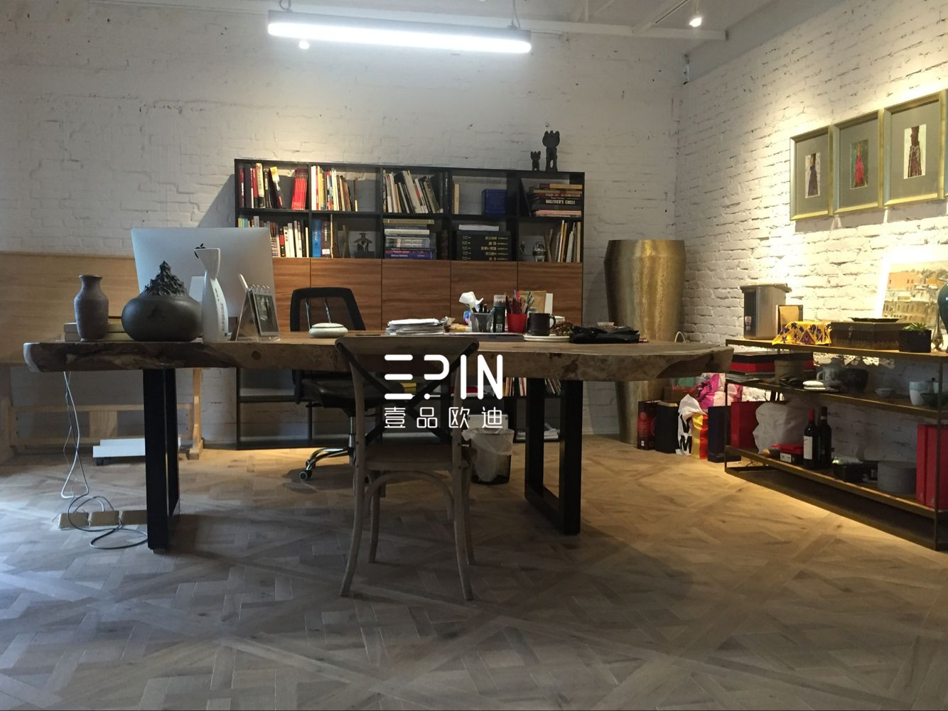 赢咖8客户筑焱建筑设计公司LOFT艺术时尚办公空间家具