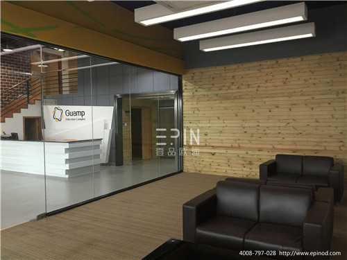 沐鸣2为冠培教育提供的接待洽谈区办公家具-皮沙发