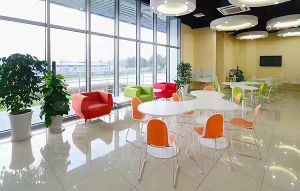 南京办公家具厂沐鸣2定制办公家具