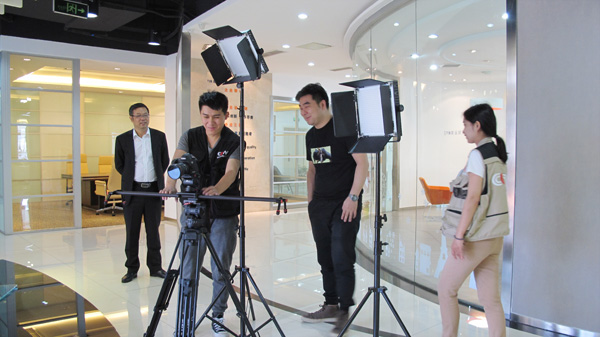 央视来赢咖8采访拍摄